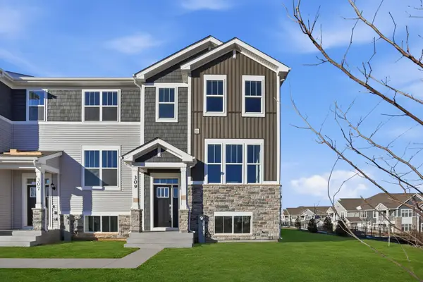 311 Settlers Place, West Dundee, IL 60118