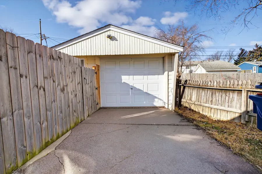 2216 Jebens Avenue, Davenport, IA 52804 - #3