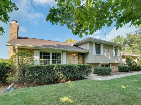 3303 Vermont Road, Woodstock, IL 60098