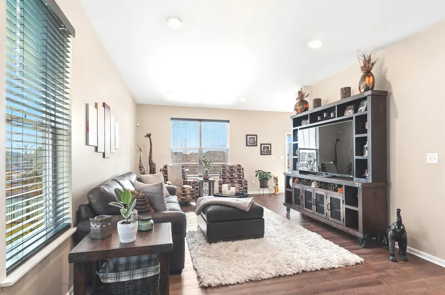 1274 Hawk Hollow Drive, Yorkville, IL 60560 - #2