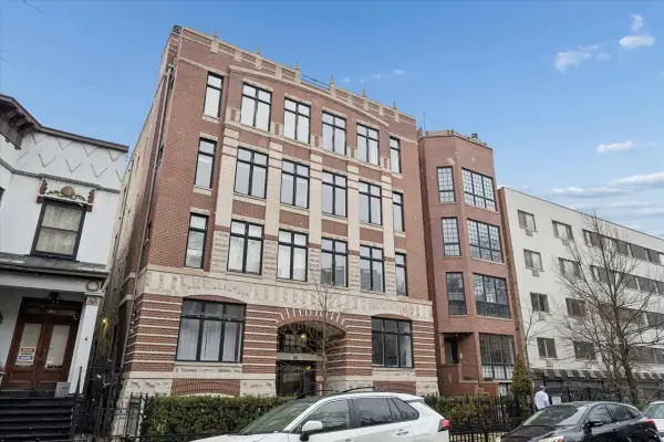 Address Withheld By Seller, Chicago, IL 60657