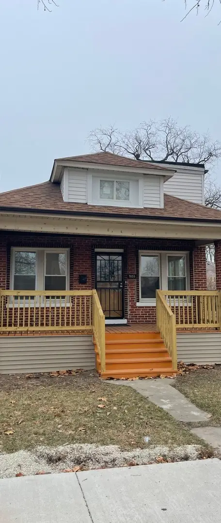 7655 S Clyde Avenue, Chicago, IL 60649 - #1