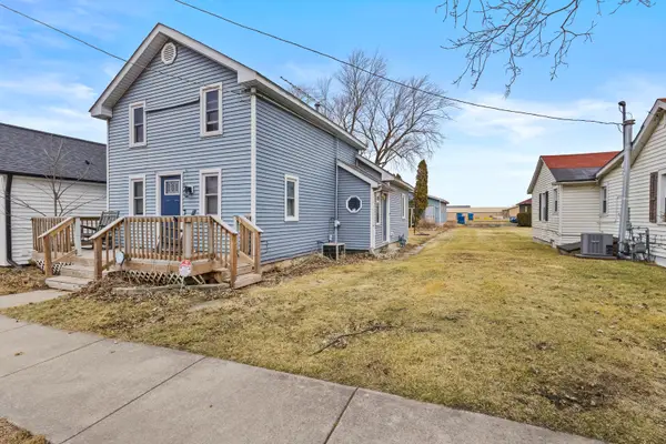 207 E Taylor Street, Grant Park, IL 60940