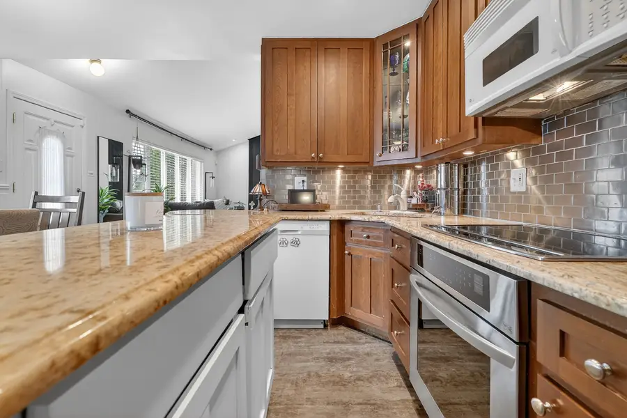 8632 New England Avenue, Burbank, IL 60459 - #2