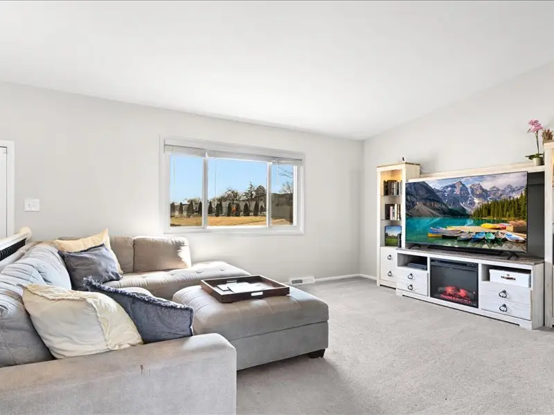 7854 Deerfield Avenue, Woodridge, IL 60517 - #3