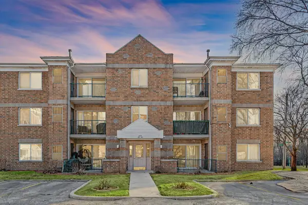 5351 N East River Road #202, Chicago, IL 60656