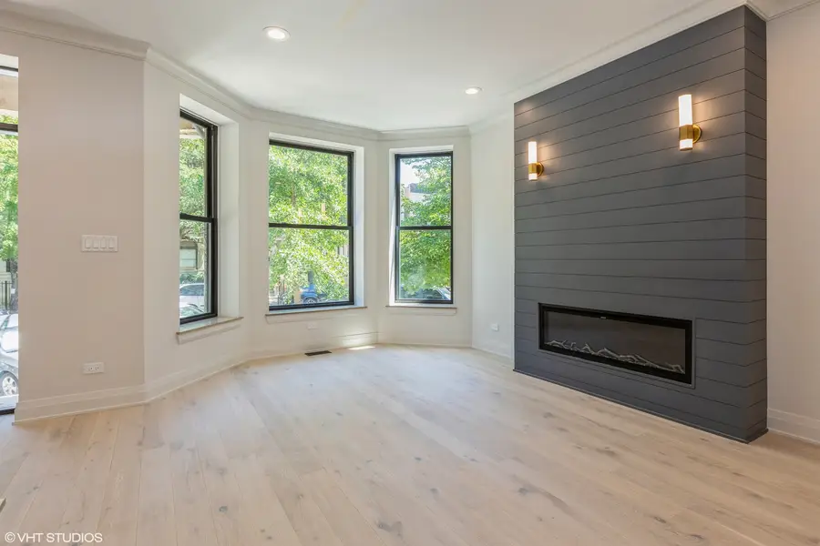 3305 W Wrightwood Avenue, Chicago, IL 60647 - #3