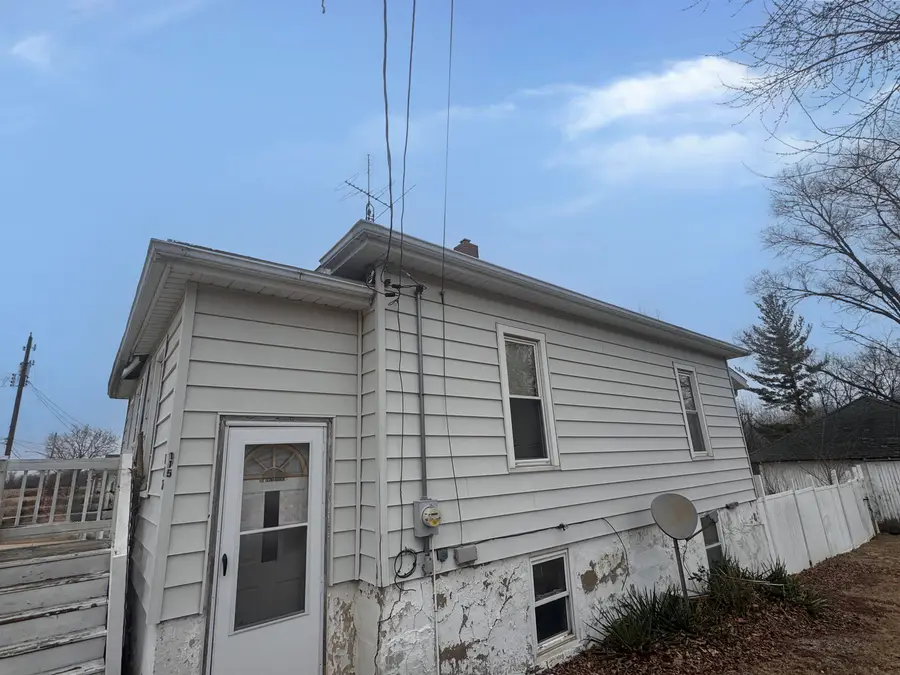 115 N Roberts Street, Mark, IL 61340 - #3