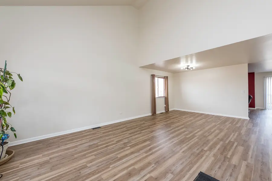 2020 Dawn Lane, Zion, IL 60099 - #2