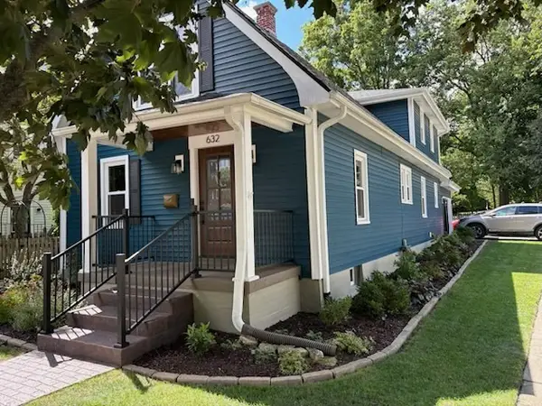 632 Illinois Street, Geneva, IL 60134