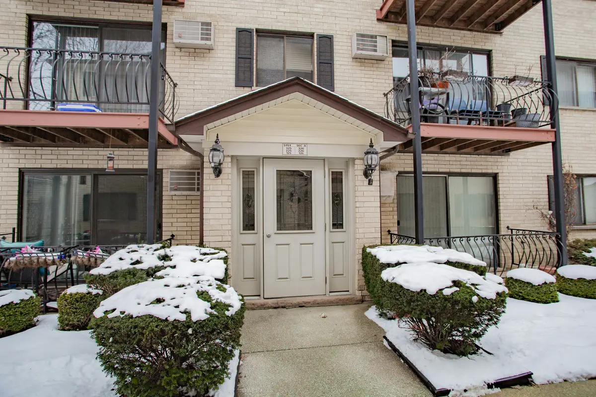5151 N East River Road #125A, Chicago, IL 60656 - #1