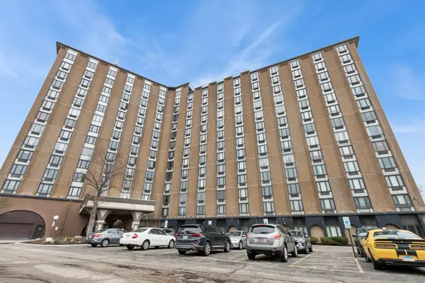 1 Renaissance Place #717, Palatine, IL 60067