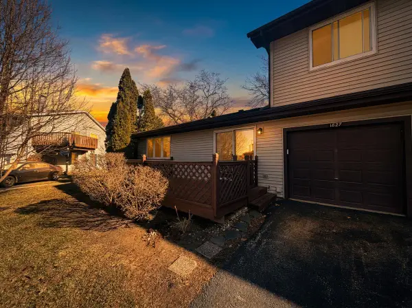 1827 Kerrybrook Court #427, Sycamore, IL 60178