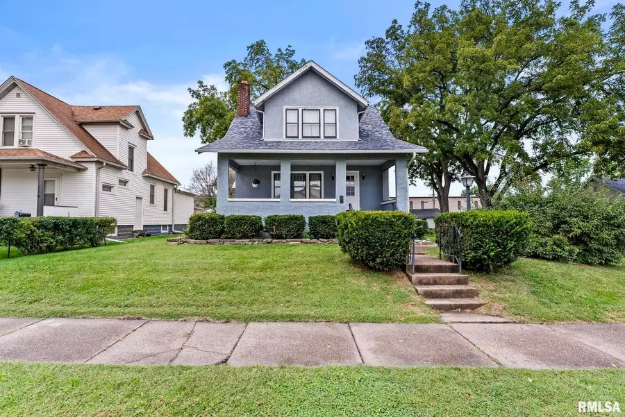 217 40th Street, Moline, IL 61265 - #2