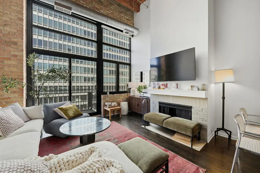 525 W Superior Street #623, Chicago, IL 60654 - #3