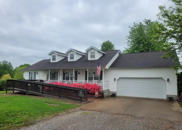 325 W North Street, Dix, IL 62830