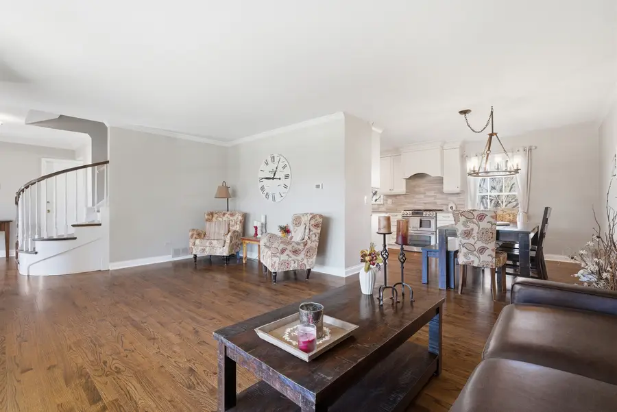 910 S 4th Avenue, Libertyville, IL 60048 - #3