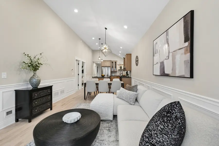 8133 S Saginaw Avenue, Chicago, IL 60617 - #3