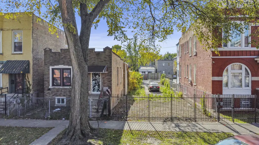 3041 W Flournoy Street, Chicago, IL 60612 - #1