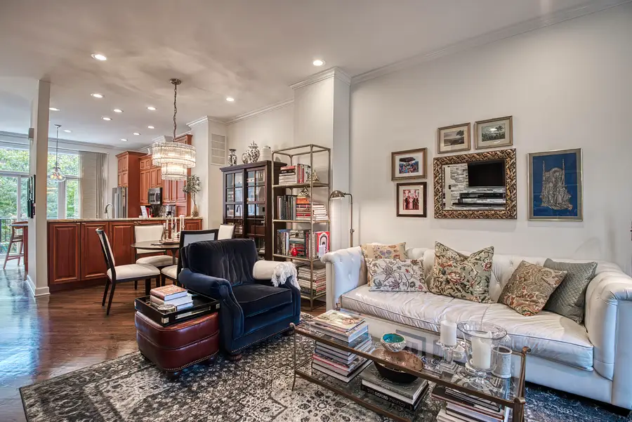 339 W Scott Street, Chicago, IL 60610 - #2