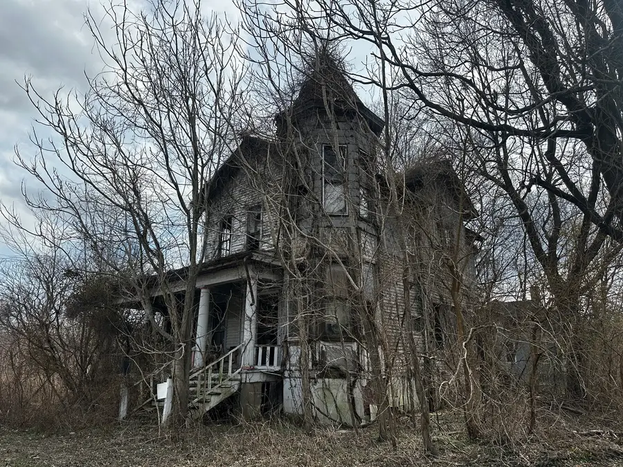 613 Martin Luther King Jr Avenue, Cairo, IL 62914 - #2