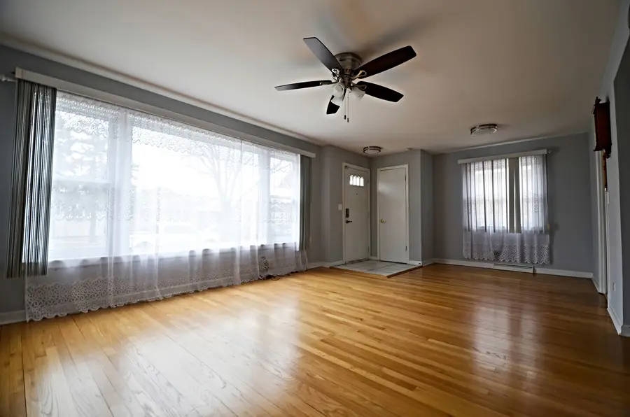 5238 N Moody Avenue, Chicago, IL 60630 - #3