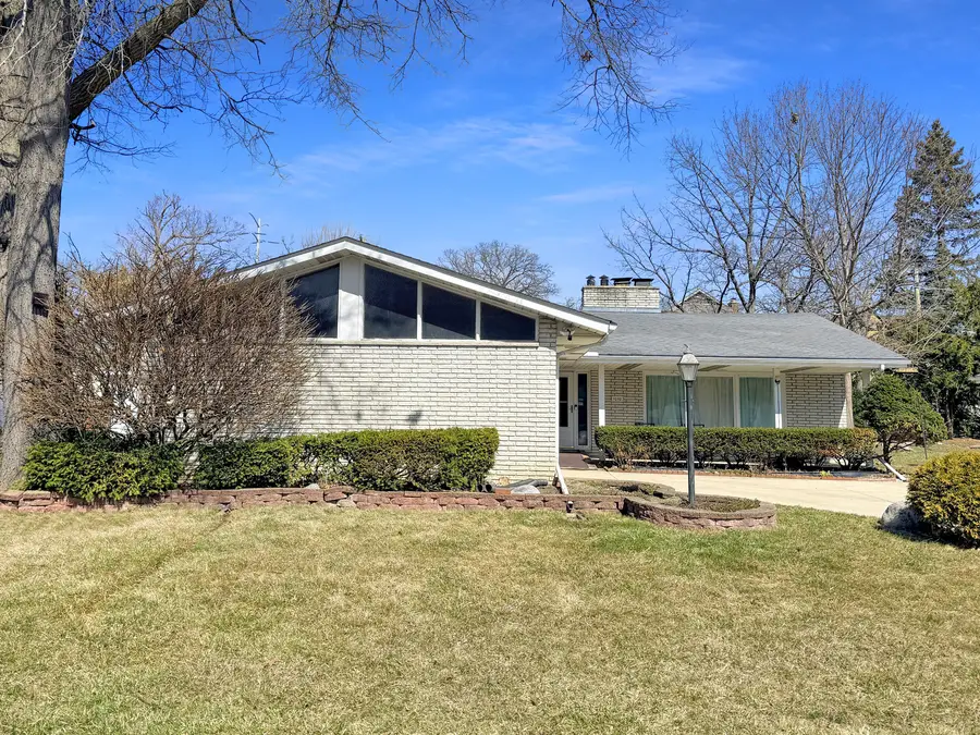 1010 W Atlantic Avenue, Waukegan, IL 60085 - #2