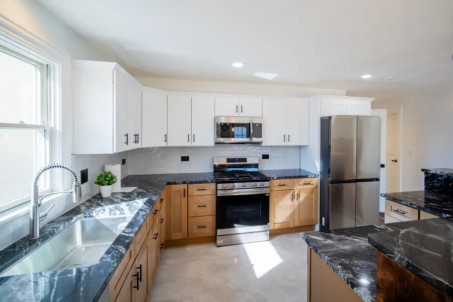 4137 Clinton Avenue, Stickney, IL 60402 - #3