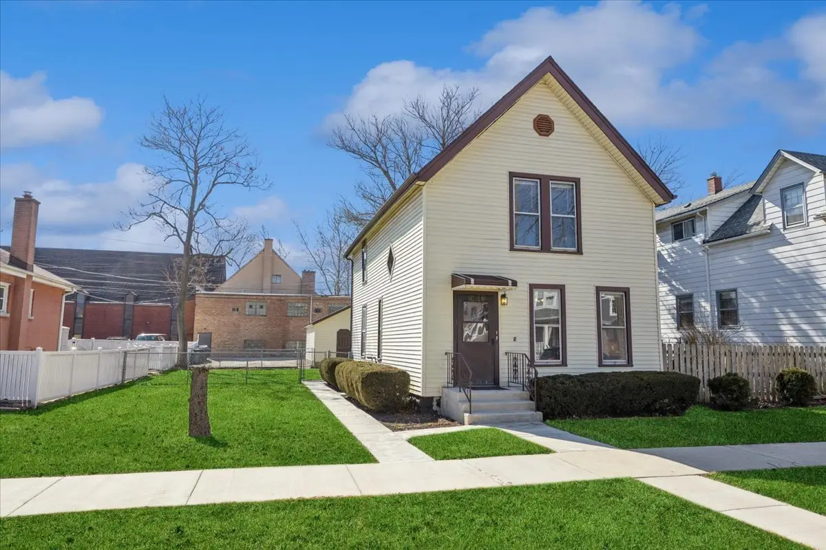 9011 Sheridan Avenue, Brookfield, IL 60513 - #1