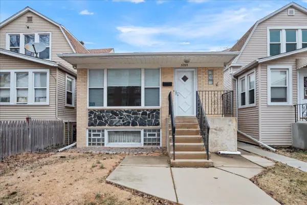 5395 N Northwest Highway, Chicago, IL 60630