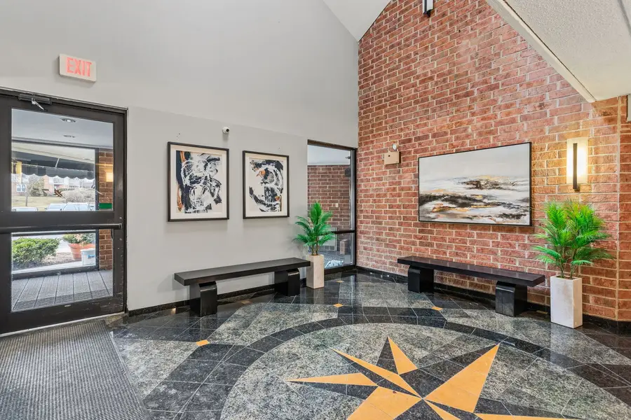 75 Kristin Circle #123, Schaumburg, IL 60195 - #2