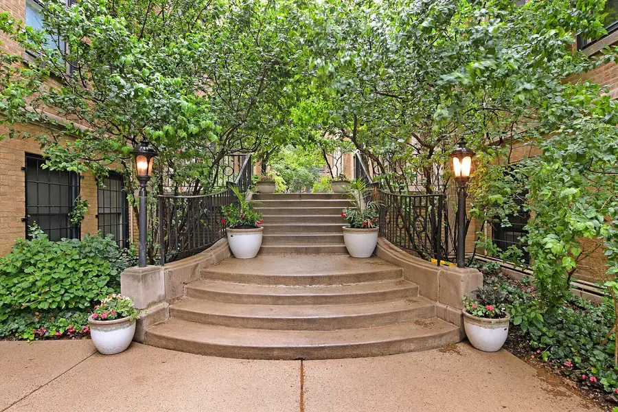 630 W Waveland Avenue #4A, Chicago, IL 60613 - #3