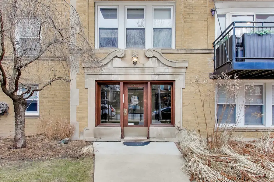 2000 W Greenleaf Avenue #1, Chicago, IL 60645 - #2