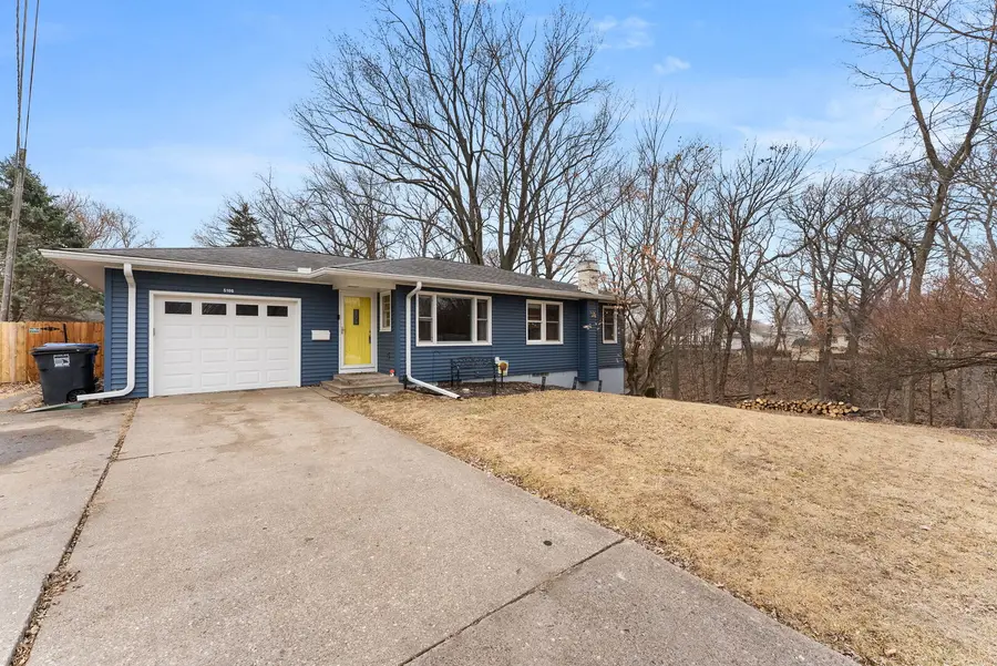 5100 11th Avenue C, Moline, IL 61265 - #2