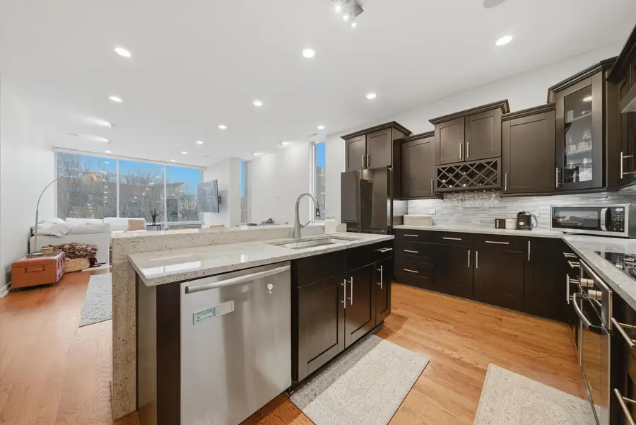 925 N Larrabee Street #2N, Chicago, IL 60610 - #3