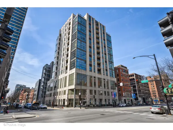 150 W Superior Street #1404, Chicago, IL 60610