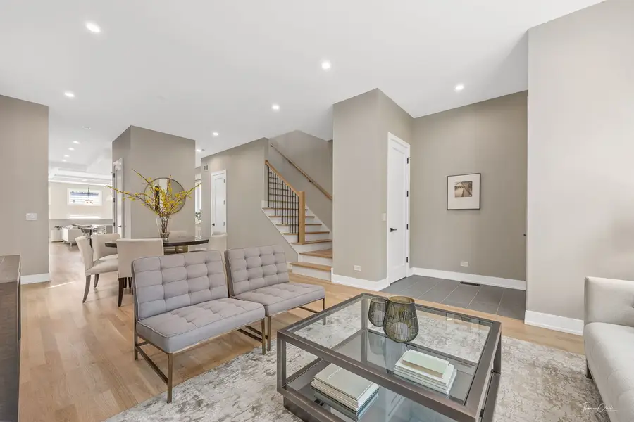 1640 W Wolfram Street, Chicago, IL 60657 - #3