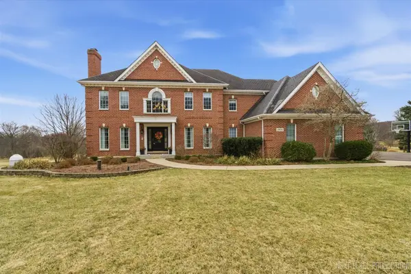 40W903 Campton Woods Drive, Campton Hills, IL 60119