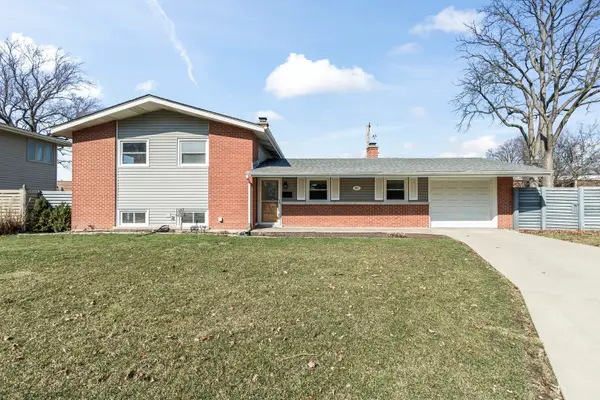 457 N Comfort Lane, Palatine, IL 60067