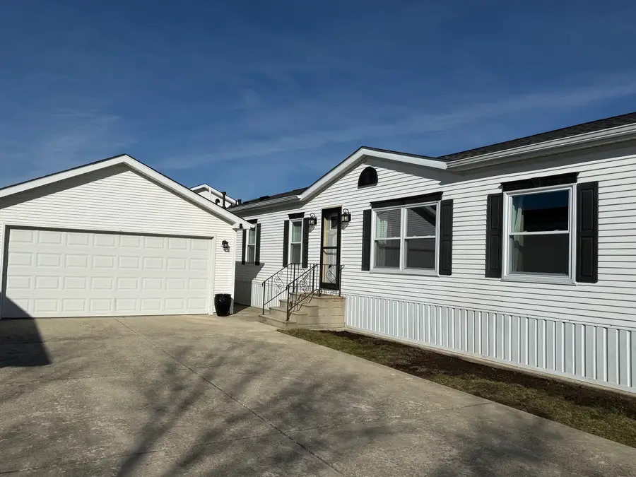 201 Begonia Drive, Matteson, IL 60443 - #2