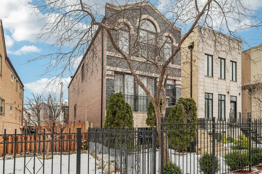 3137 N Spaulding Avenue, Chicago, IL 60618 - #3