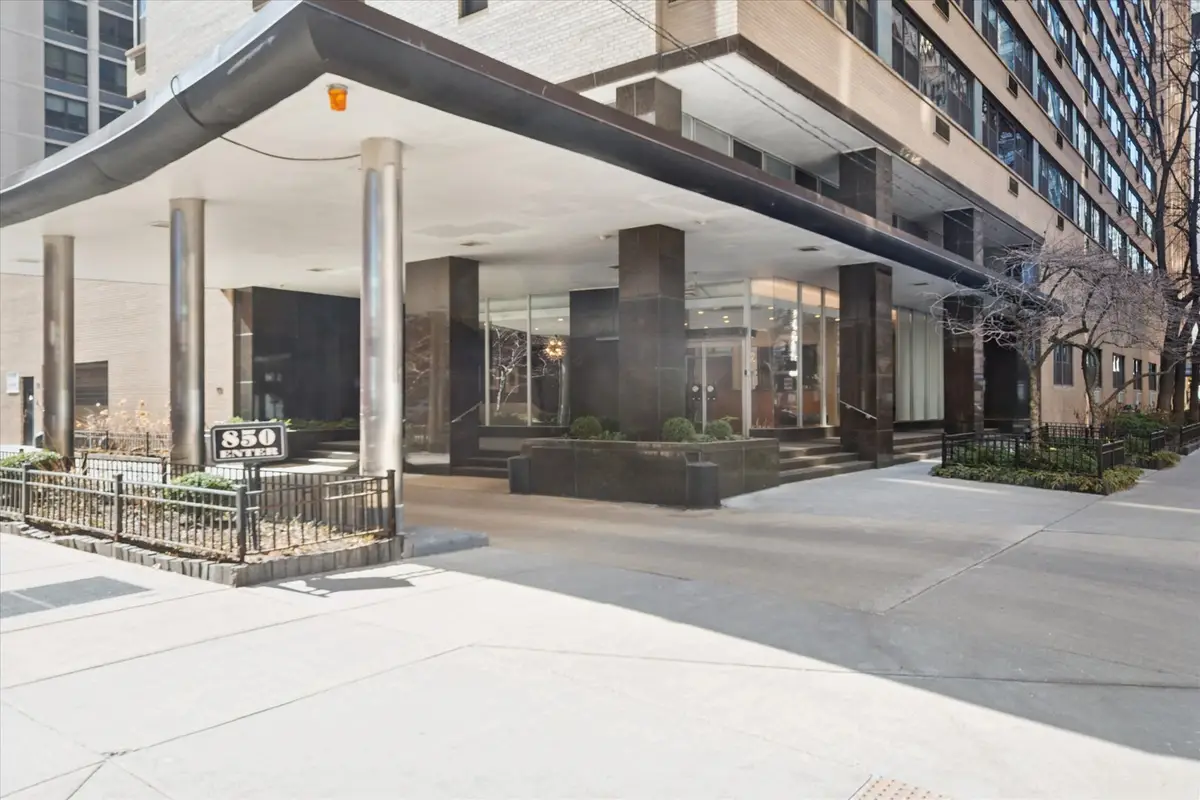 850 N Dewitt Place #15K, Chicago, IL 60611 - #1