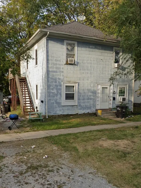 310 W Pecan Street, Carbondale, IL 62901