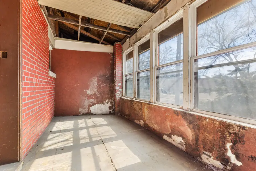 1014 11th Avenue, Rockford, IL 61104 - #3