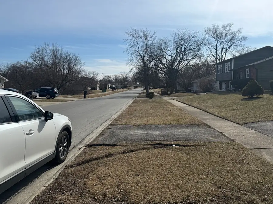 17610 Central Park Avenue, Country Club Hills, IL 60478 - #2