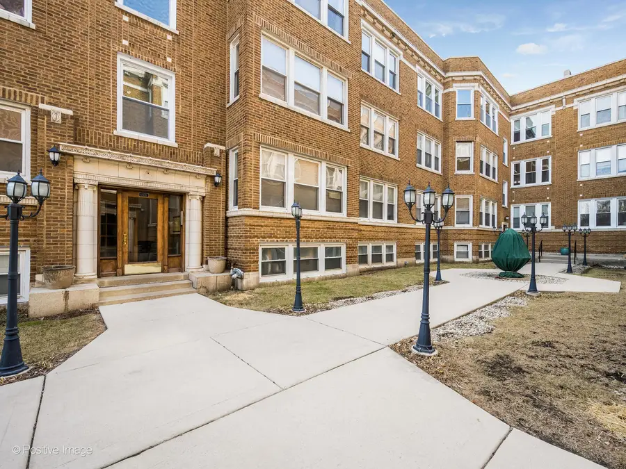 6906 N Lakewood Avenue #3W, Chicago, IL 60626 - #2
