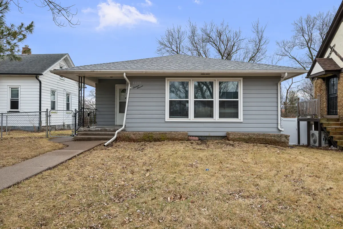 1611 E High Street, Davenport, IA 52803 - #1