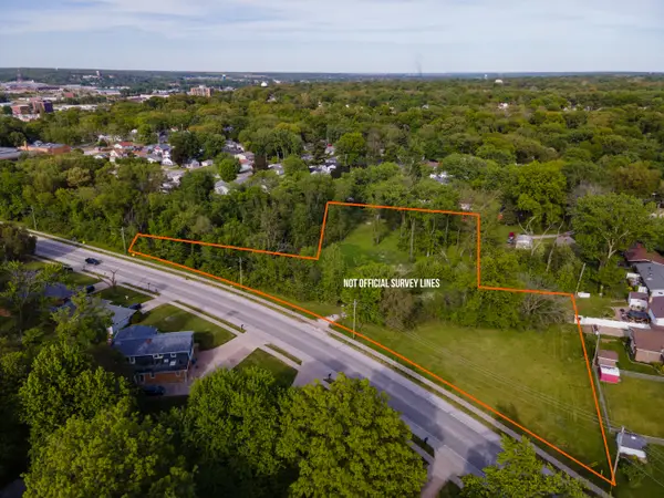 2400 Kennedy Drive, East Moline, IL 61244