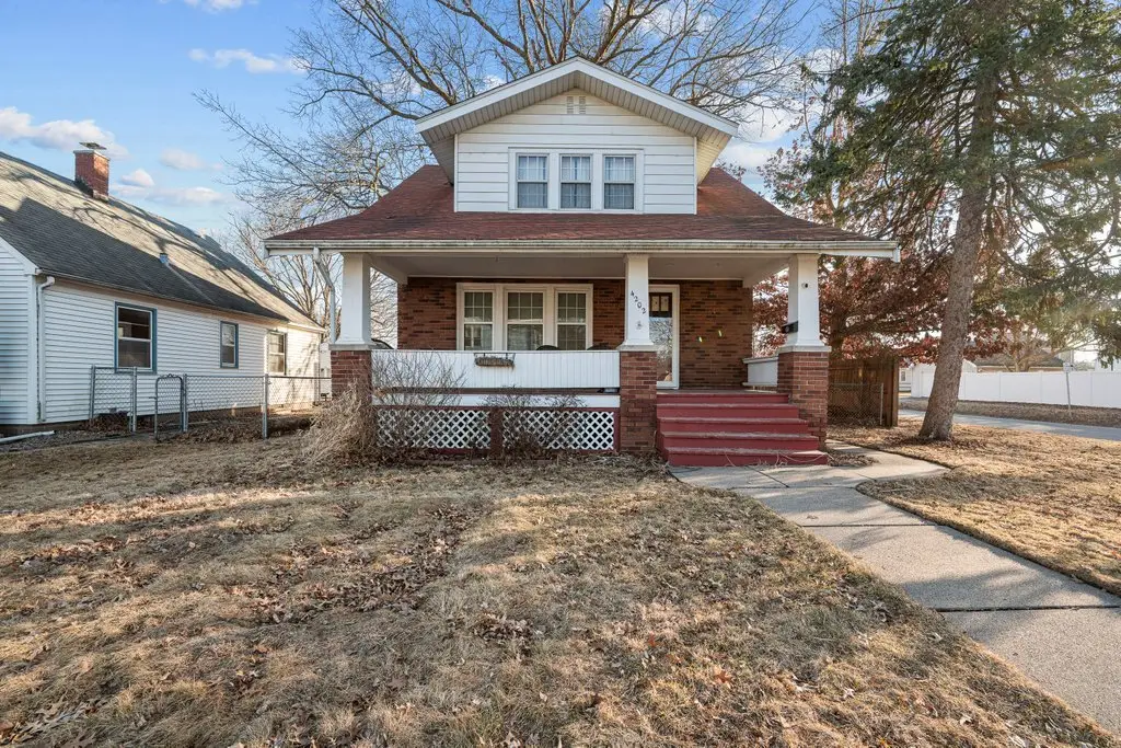 4202 10th Avenue, Moline, IL 61265 - #1