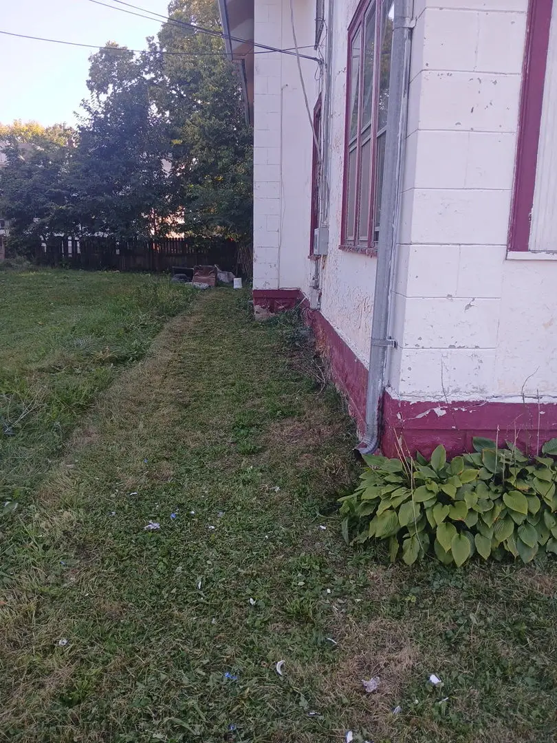 105 W Pleasant Street, Freeport, IL 61032 - #2